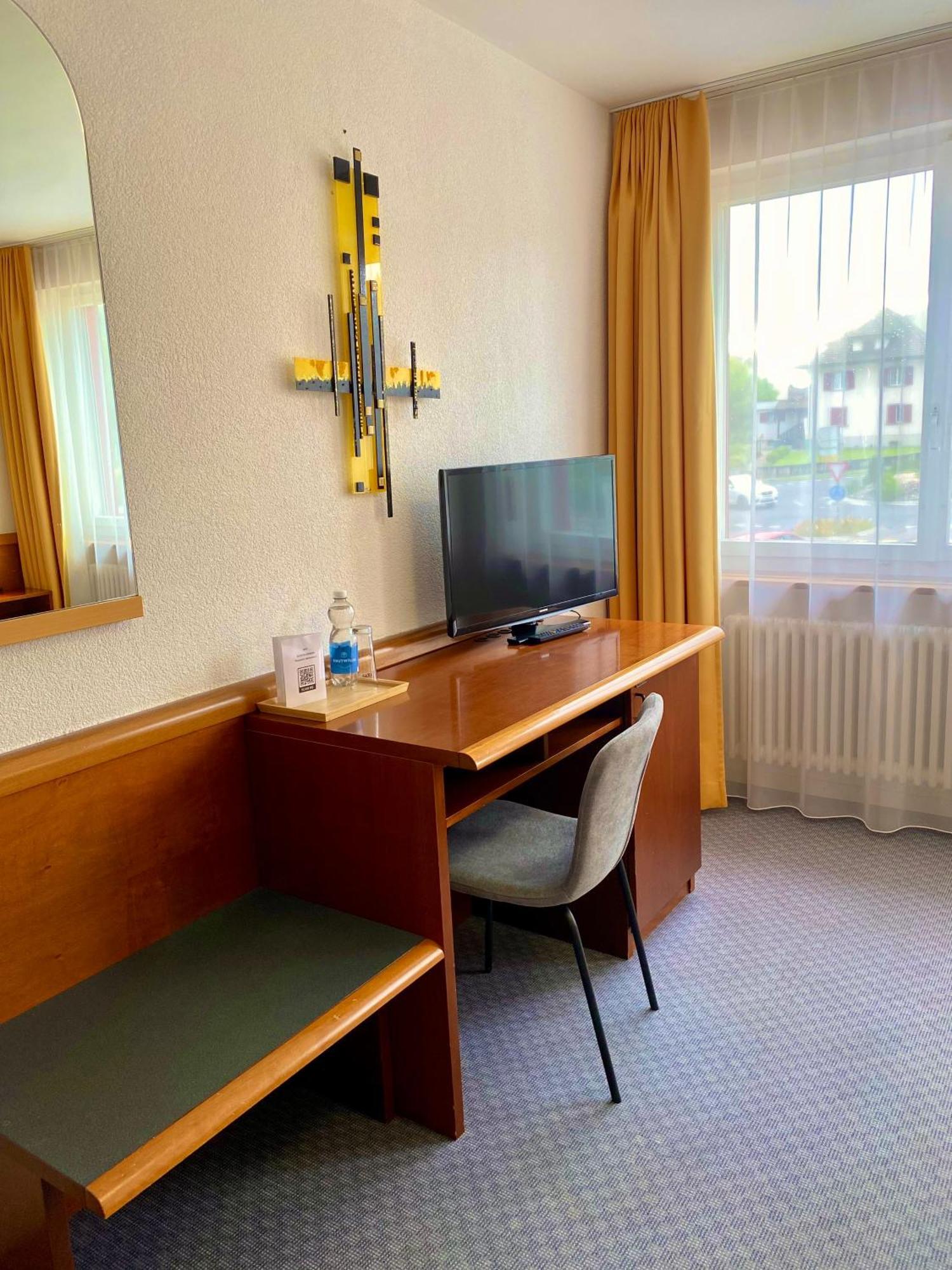 Hotel Zum Roten Loewen Hildisrieden Kültér fotó